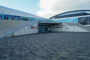 PvdA Heerenveen wil dat de ijshockeyhal snel open gaat