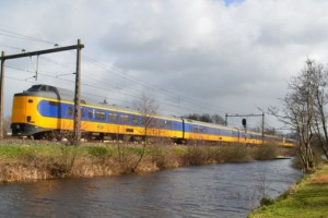 PvdA Heerenveen stelt vragen status stoppen trein bij Thialf
